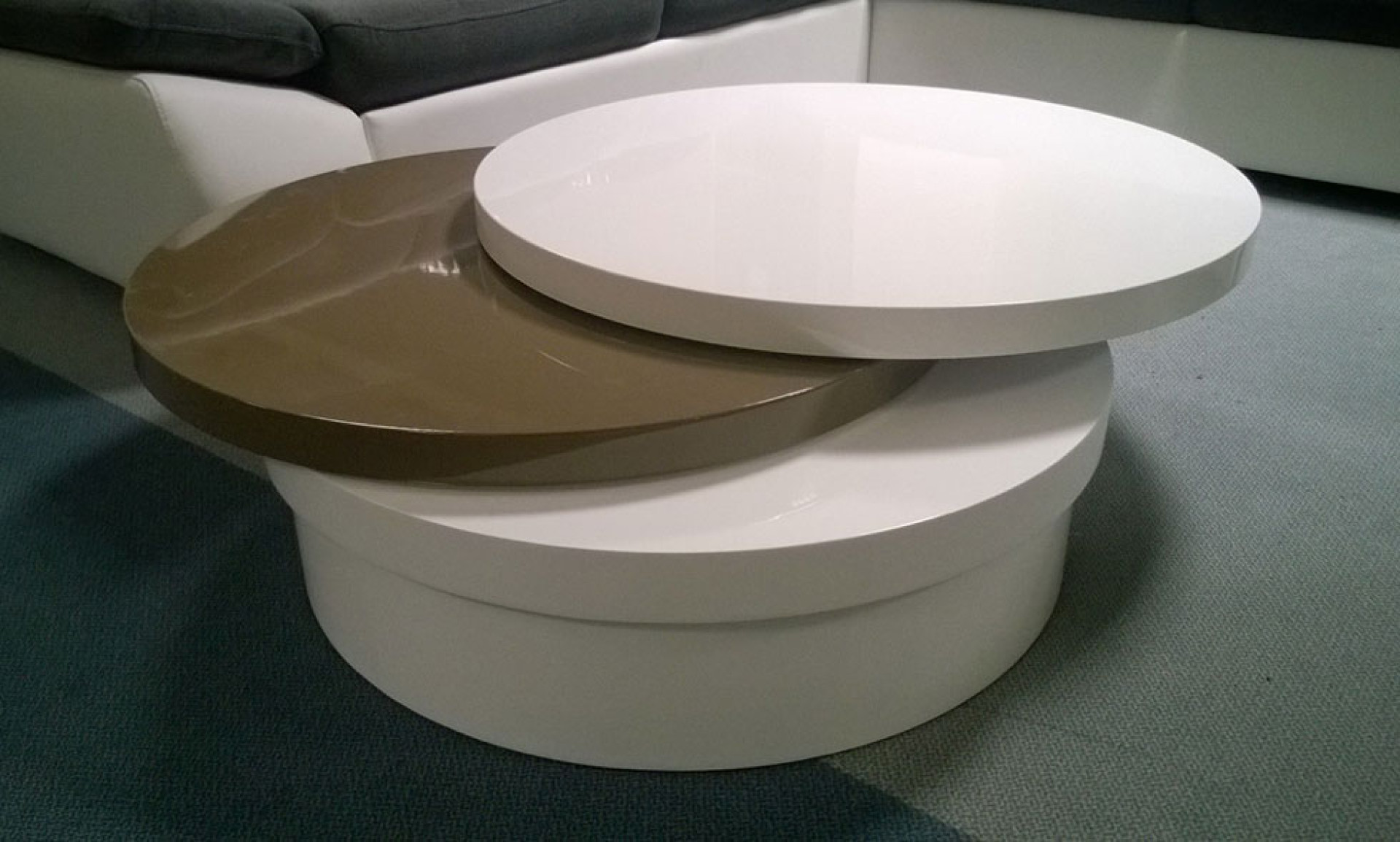 Klubska mizica Capuccino (visoki sijaj)