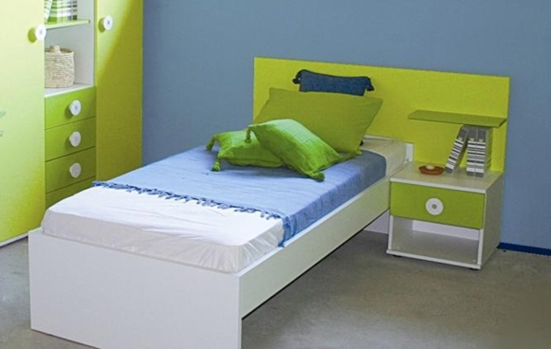 Otroška postelja z nočno omarico 90x200