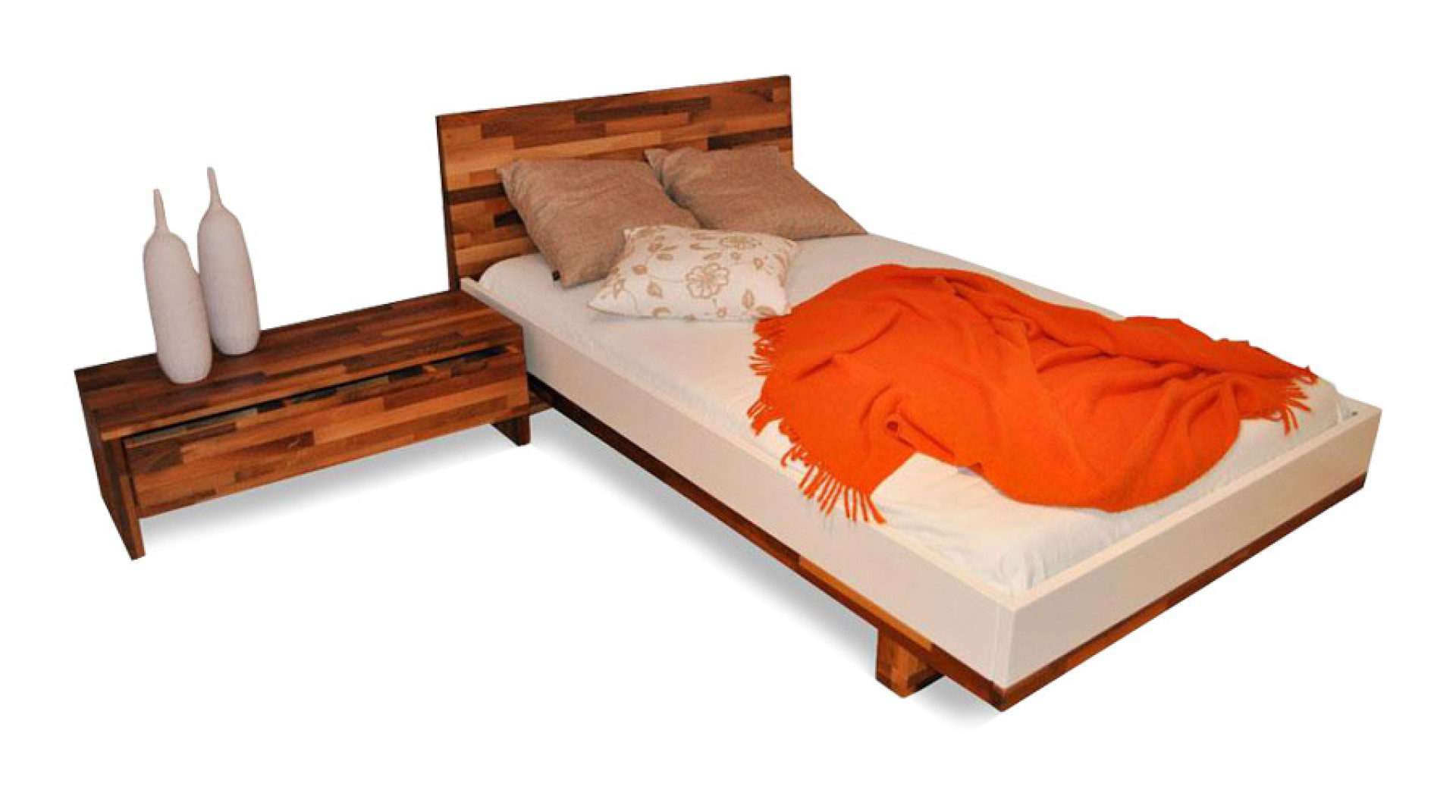 Postelja iz masivnega lesa P-1029 - oreh