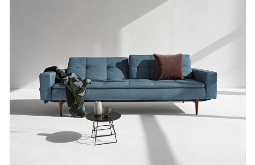 Kavč DUBLEXO SOFA BED z rokonasloni in s temno stileto lesenimi nogicami